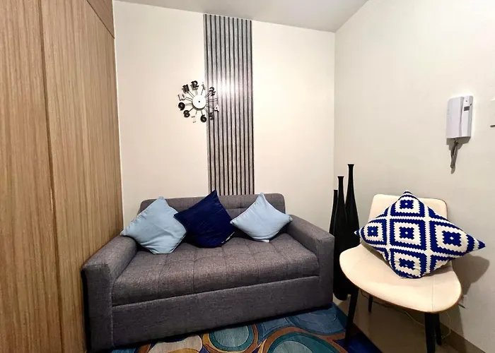 Moa - Walking Distance To Mall Cheap Manila