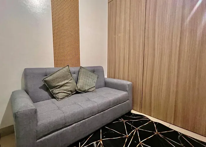 Moa - Walking Distance To Mall Cheap *
