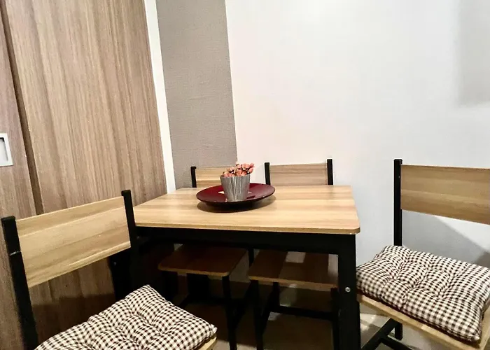 Moa - Walking Distance To Mall Cheap *