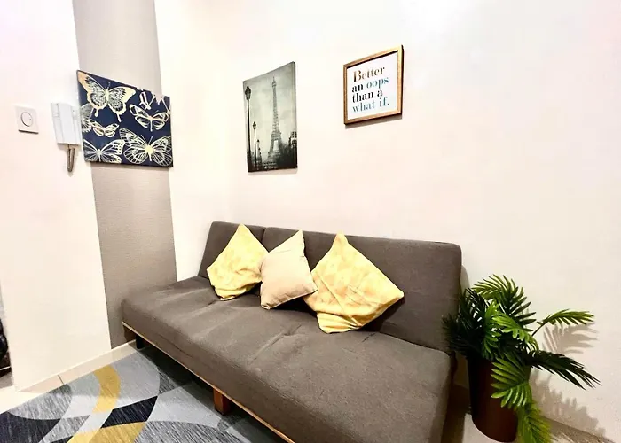 Moa - Walking Distance To Mall Cheap Apartment Manila