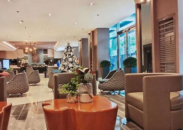 Moa - Walking Distance To Mall Cheap